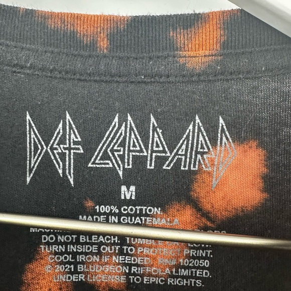 Def Leppard Custom Bleach Splatter Short Sleeve Graphic Band Tee Size Medium - Picture 6 of 7